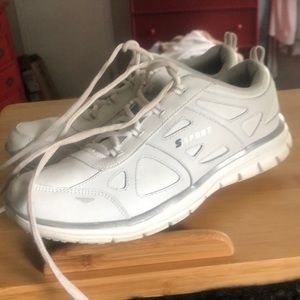 Sketchers sport sneakers